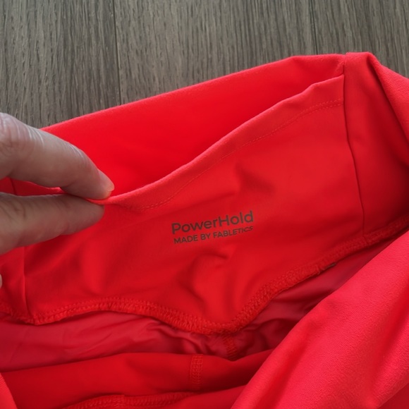 Fabletics High Rise Short - Picture 4 of 4